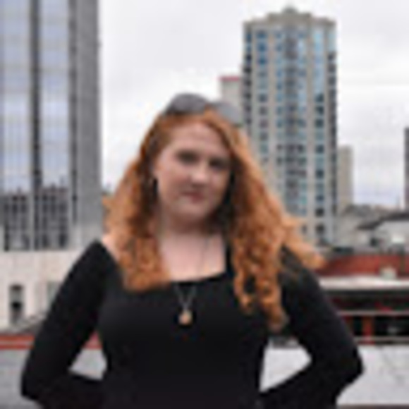 Meet your Posher, Gabriella - Picture 1 of 1